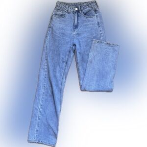 EUC High-Waisted Women’s Baggy Jeans SHEIN